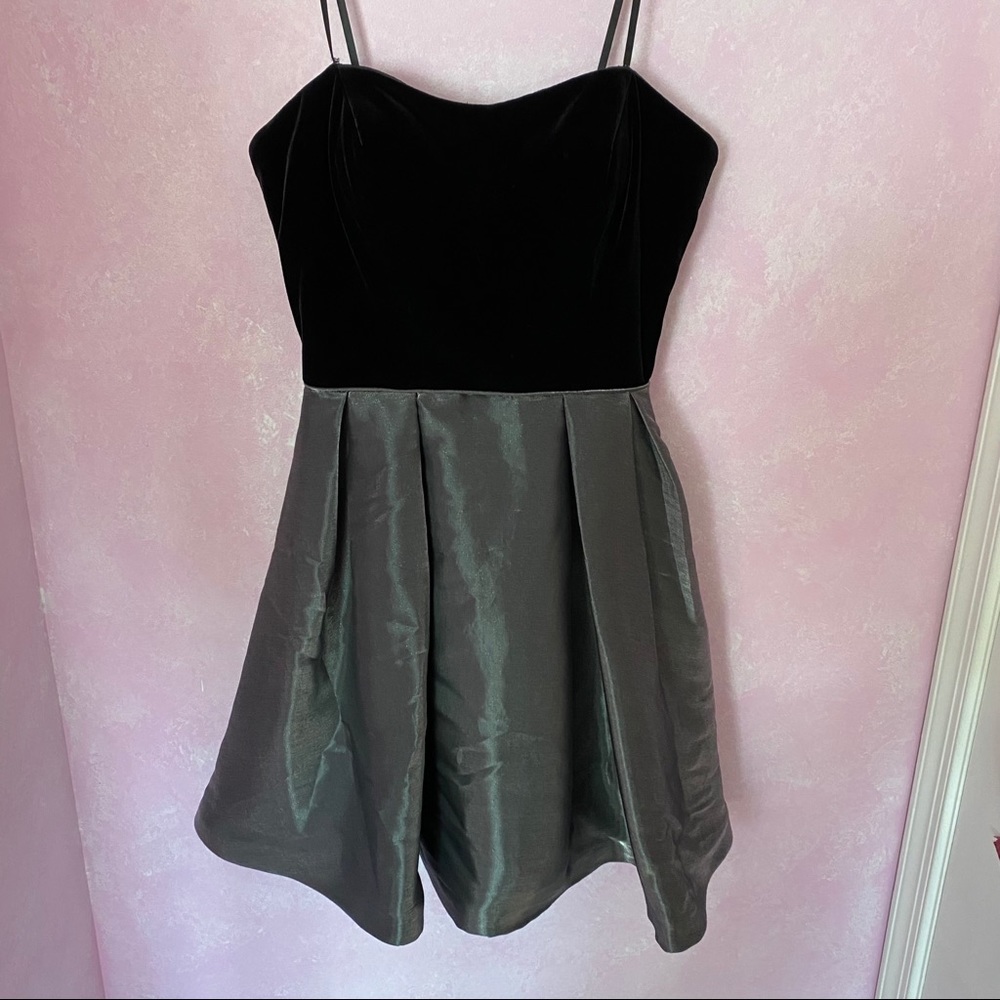 Strapless dress
